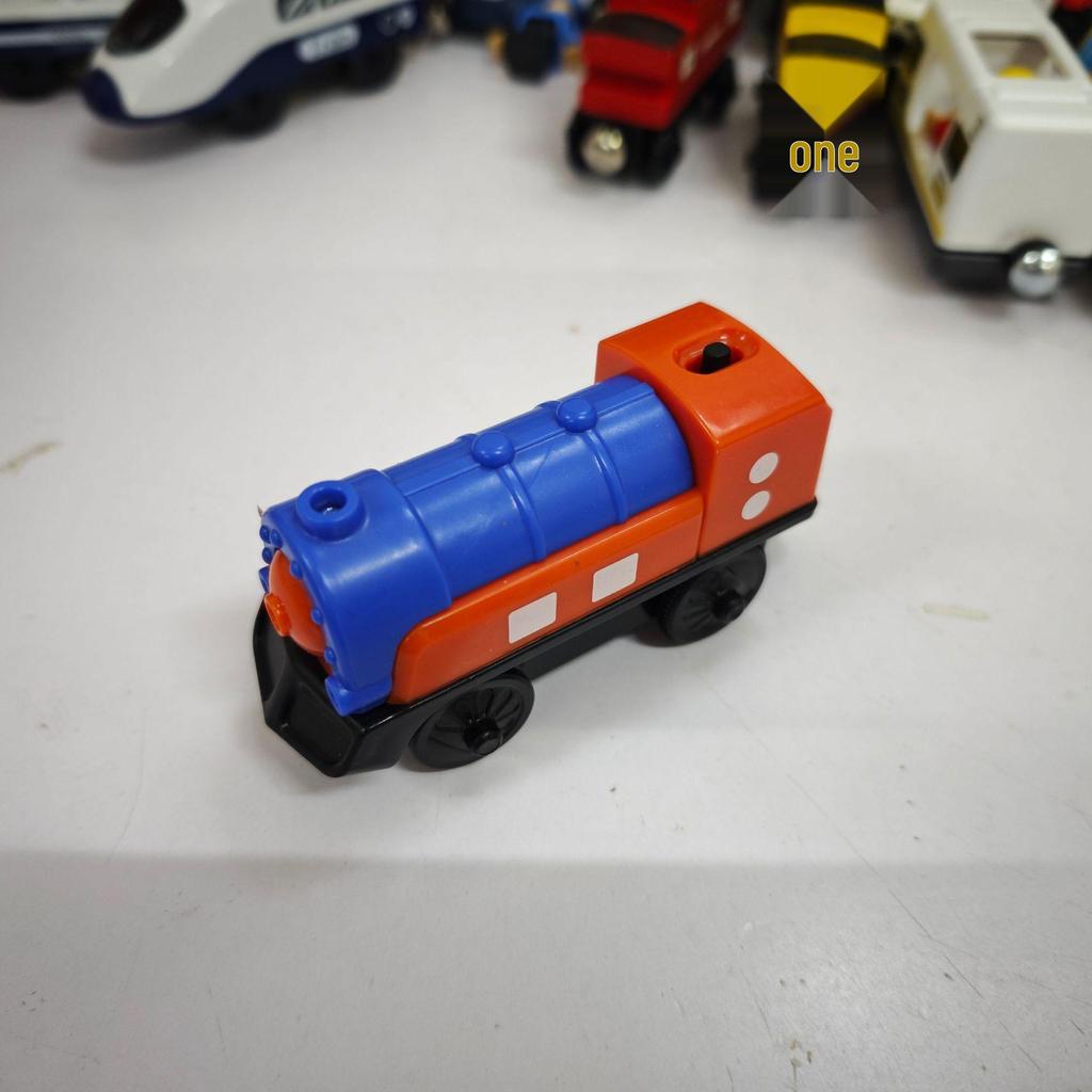 Magnetic Electric Train Engine Toy for Kids - Compatible with All Wooden Tracks