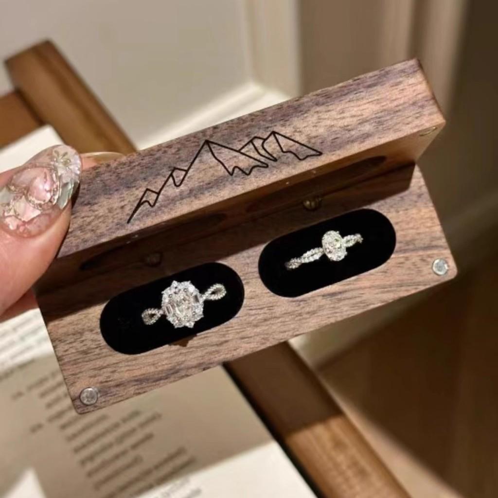 Elegant Oval Zircon Starburst Metal Ring For Women With Unique Vintage Design