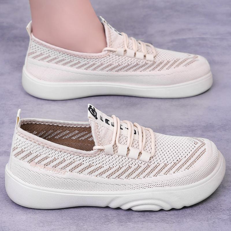 Shoes women's spring versatile new fly-woven breathable mesh wear-resistant mother shoes soft sole comfortable casual shoes women's cloth shoes