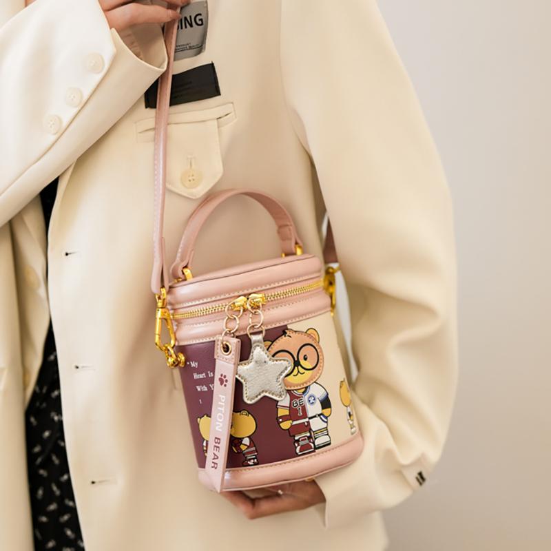 New Bear Print Round Tube Mobile Phone Bag Womens Commuter Crossbody Bag Small Size Vintage Style PU Leather Single Shoulder Bag