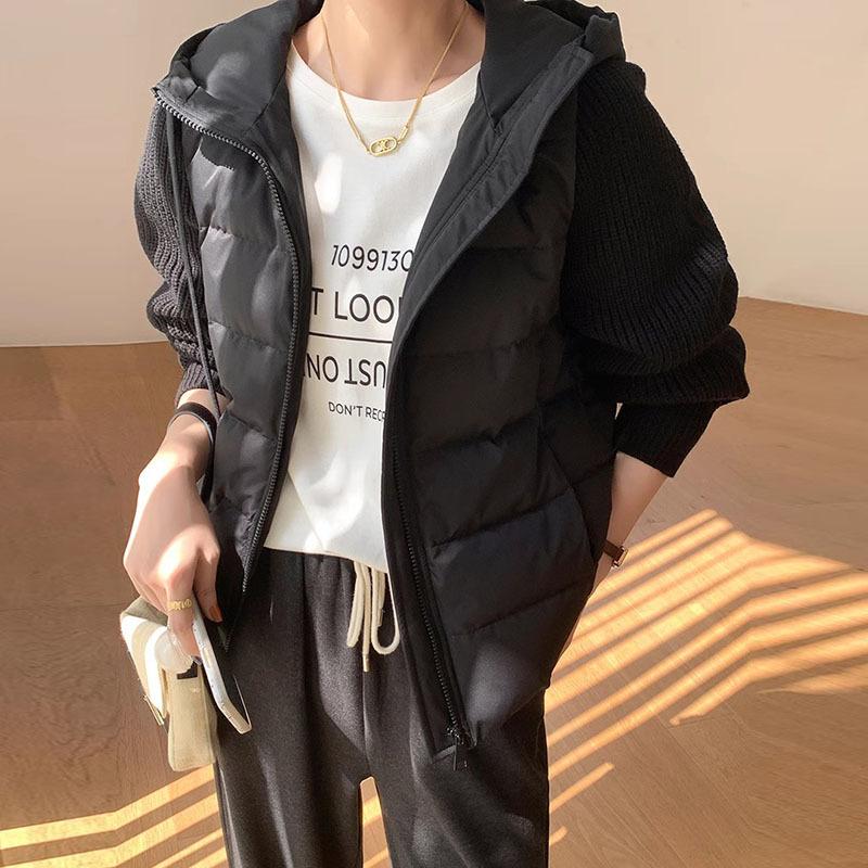 High-End-Daunenjacke aus weißer Entendaunen, kurze Daunenjacke für Damen, Winter, neues Modedesign, Spleißen, gestrickte Ärmel, warme Jacke