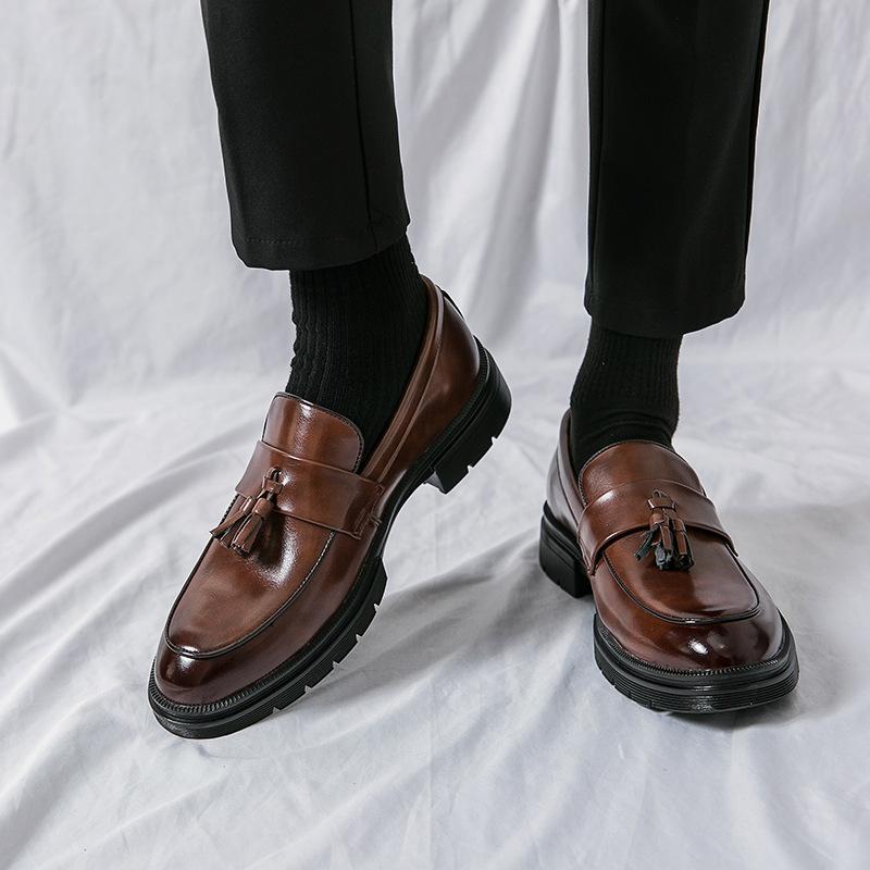 New Block Business Casual Leather Shoes Men's Comfortable and Breathable Tassel One Pedal Sleeve Loafers Men's Series