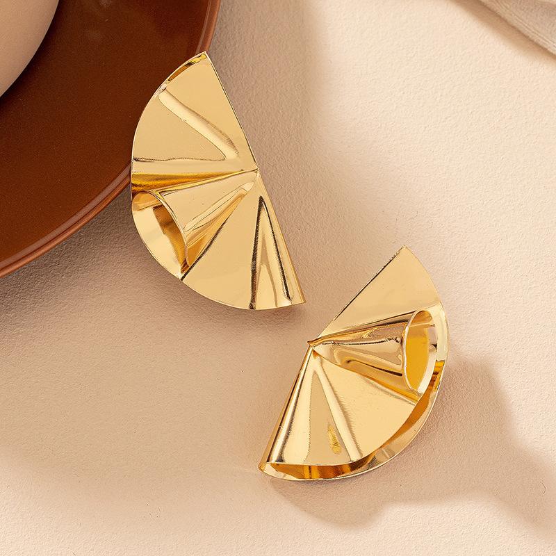 European and American Jewelry Retro Exaggerated Design Sense Wave Fan Earrings Temperament Symmetrical Leaf Women's Earrings Spot