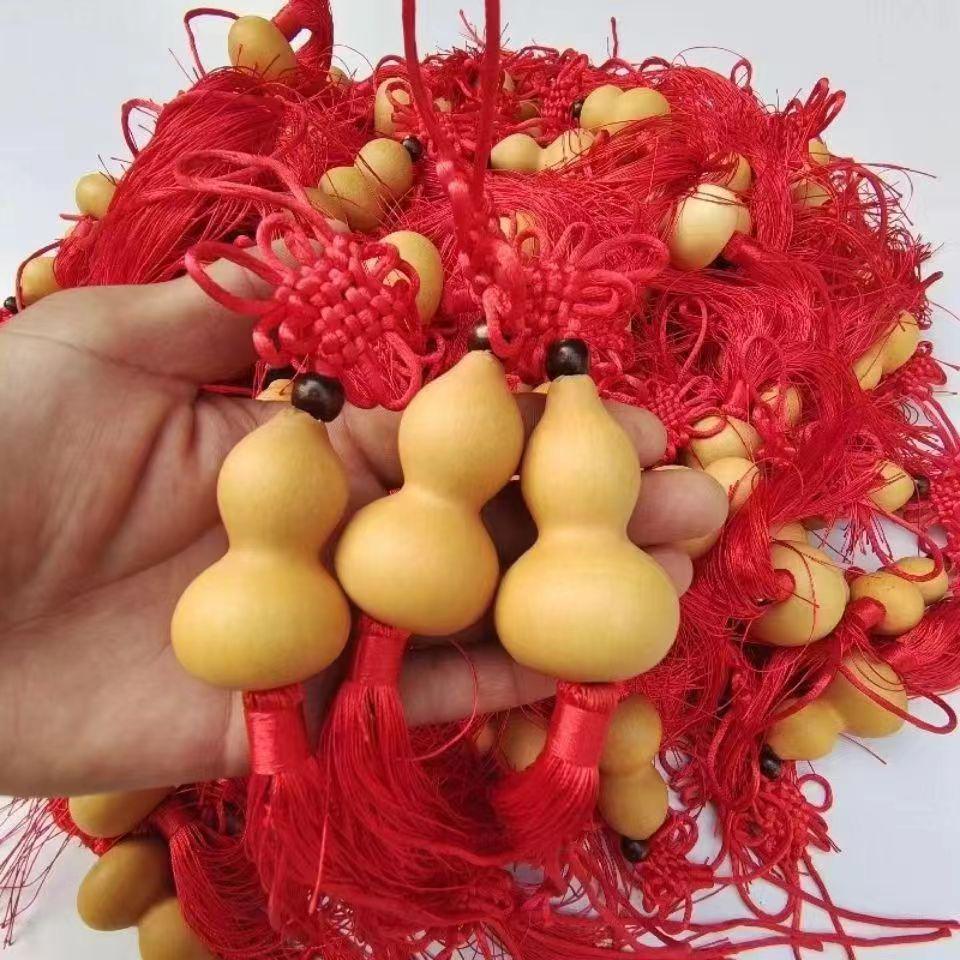

American Hand-Twisted Small Gourd Pendant Ornament: Popular Cultural Plaything