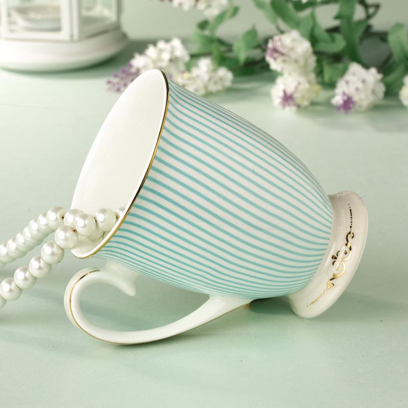 Serie a righe: Tazza in Bone China Placcata Oro – Mix & Match