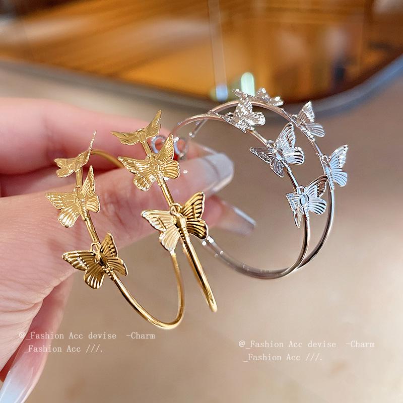 Silver Needle Metal Butterfly Hoop Earrings - Fashionable, Cool, Spicy Girl Style, Versatile, Sweet.