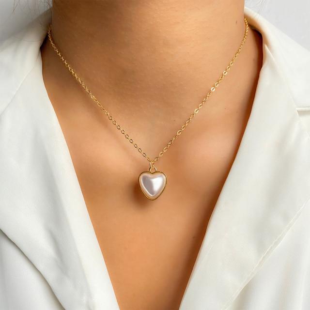 Jemné perlové květinové mašličkové choker náhrdelníky Dlouhý řetízek s přívěskem perlového srdce ve zlatém tónu Náhrdelníky s přívěskem mince Pro stylové šperky Ženy Elegantní Květinové náhrdelníky