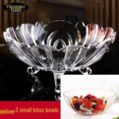 Servírovacia misa z krištáľového skla v škandinávskom štýle