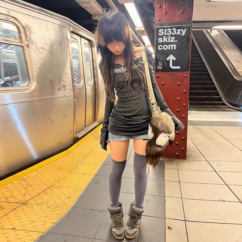 VAYLA Y2k Gothic Print T-shirt Trashy 2000s Style Long Sleeve Tops Vintage Harajuku Streetwear American Retro T-shirts