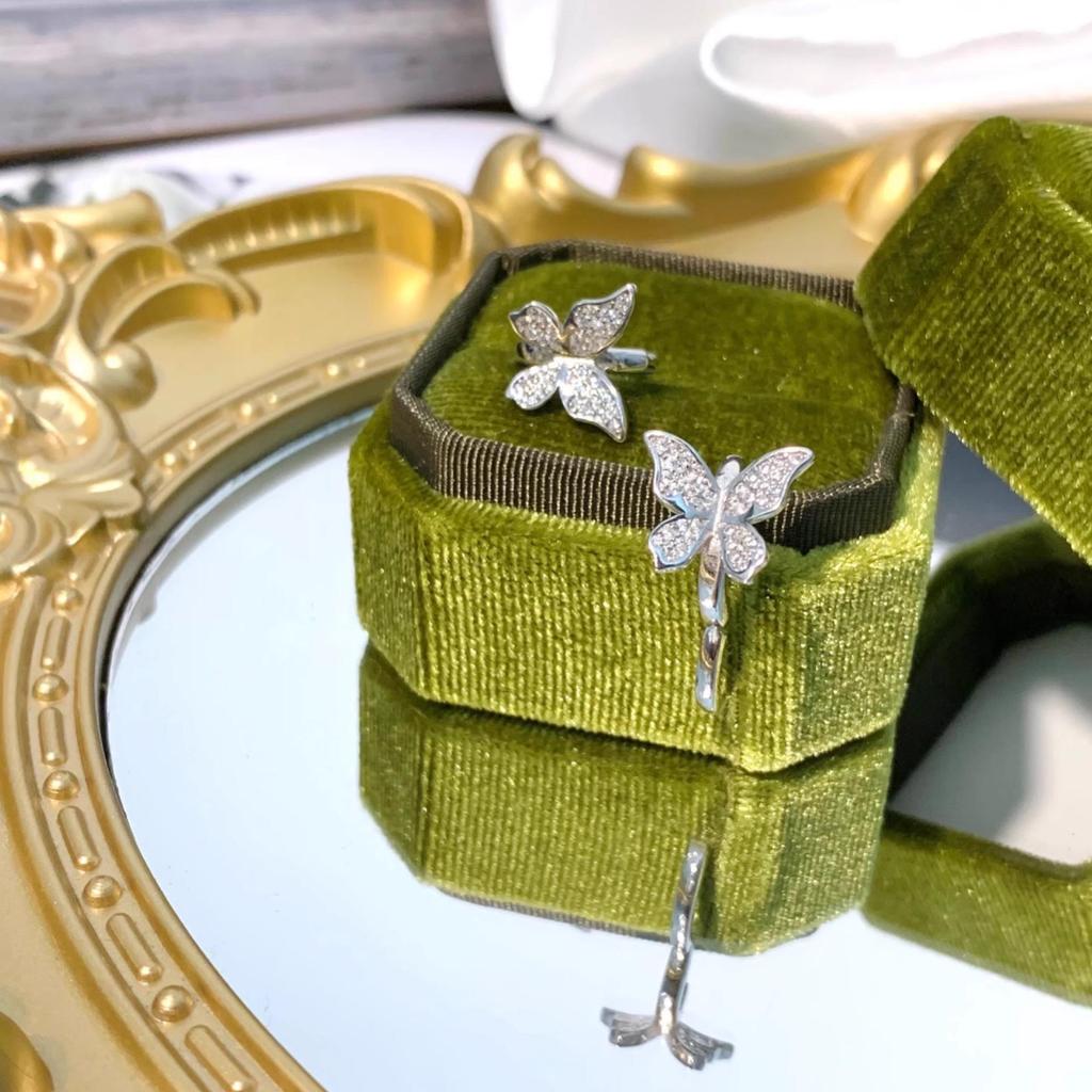 Korean-Style Micro-Paved Butterfly Ear Hoops with Zircon Stones - Elegant and Versatile Fashion Ear Cuffs.