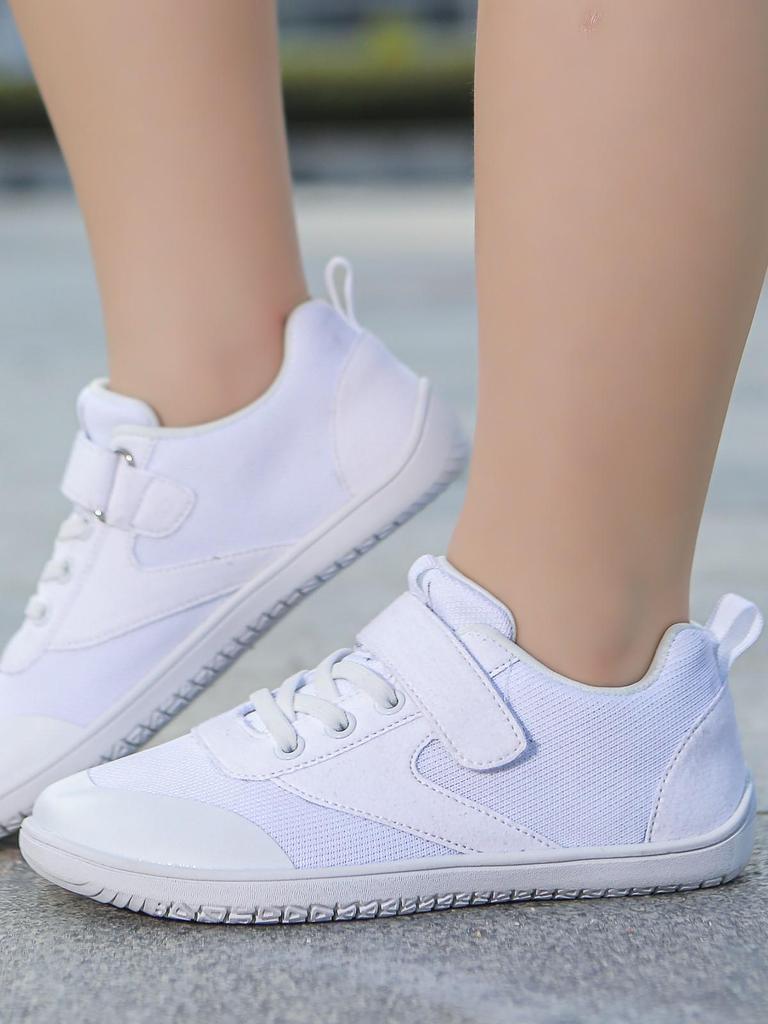 Kids' Lightweight Non-slip Breathable Sports Shoes - Soft Sole, Barefoot, Wide Toe, Flat Bottom, Ideal for Hiking and Cycling.