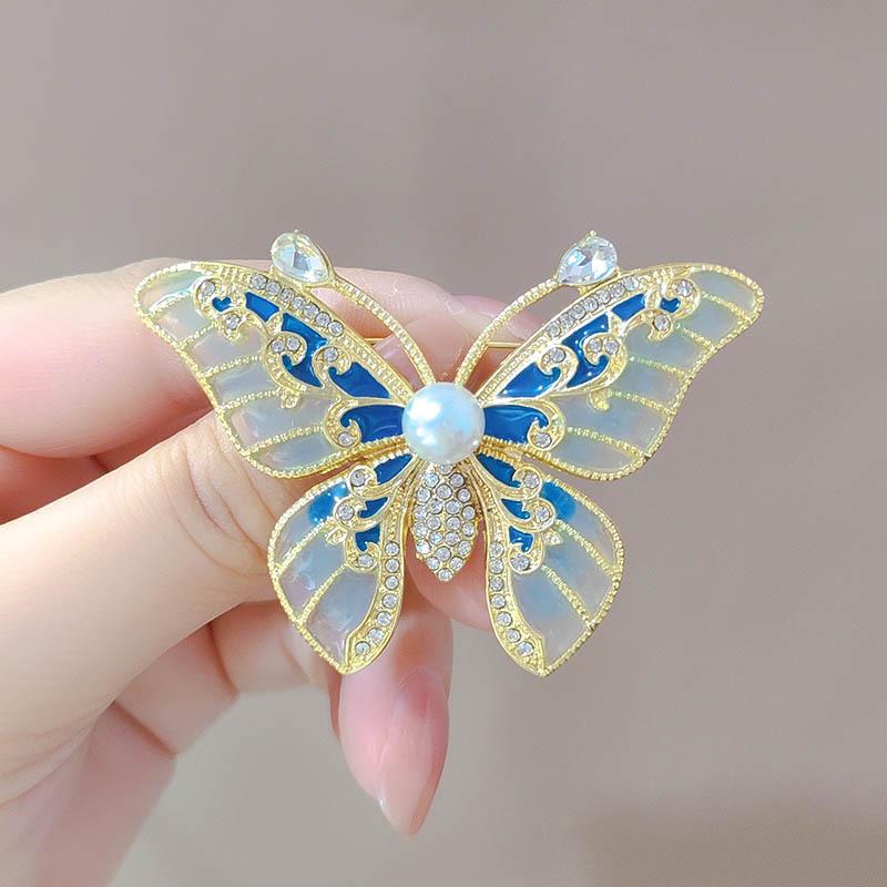 Elegant Gradient Butterfly Brooch with Pearls and Rhinestones - High-End Insect Pin Corsage Accessory