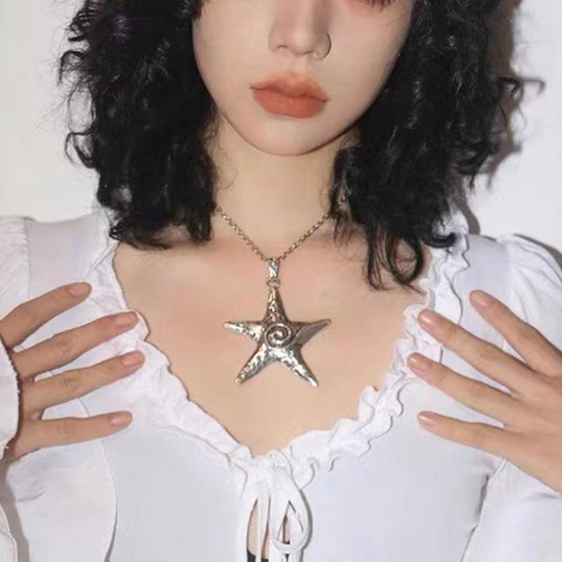 Science and Technology Sense Big Five-pointed Star Design Y2k Sweet and Cool Niche Pendant Necklace Ins Wind Retro Old