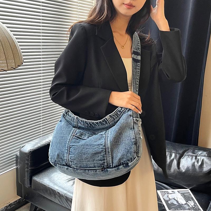 Denim shoulder bag, largecapacity cloth bag, new trendy temperament messenger women's bag, fashionable and simple casual bag