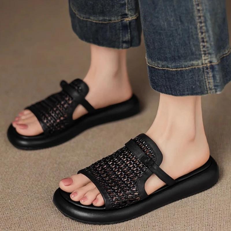 Shoes for Women 2025 New Summer Outdoor Hollow Out Peep Toe Women's Slippers Casual Versatile Flat Bottom Beach Slippers Women