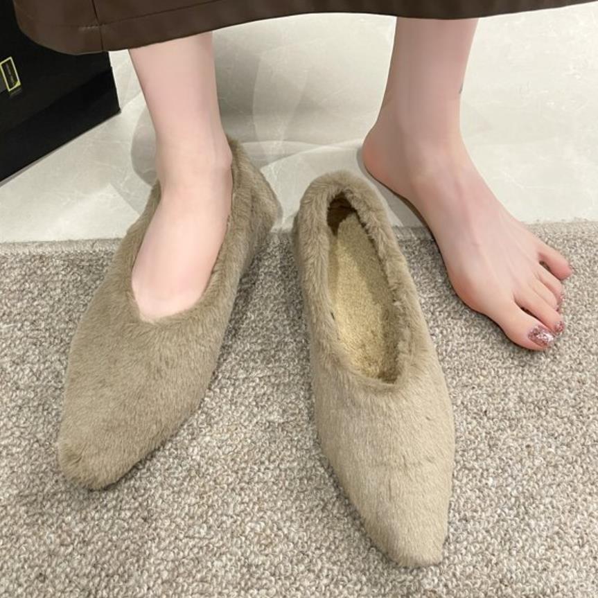 

2025 Жіночі зимові теплі плюшеві неглибокі лофери Жіночі лаконічні пухнасті туфлі на підборах Модні хутряні балетки з гострим носком 39 коричневий