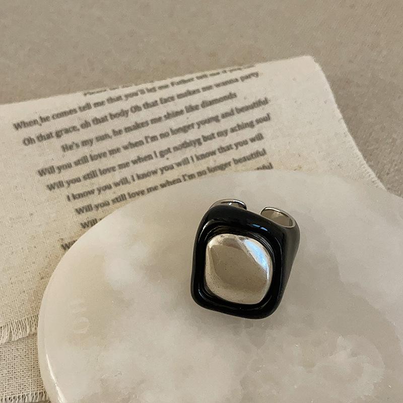 

Геометрический квадрат капает масло широкий вариант открытого кольца женское уникальное индивидуальное изысканное модное пригородное универсальное кольцо кольцо