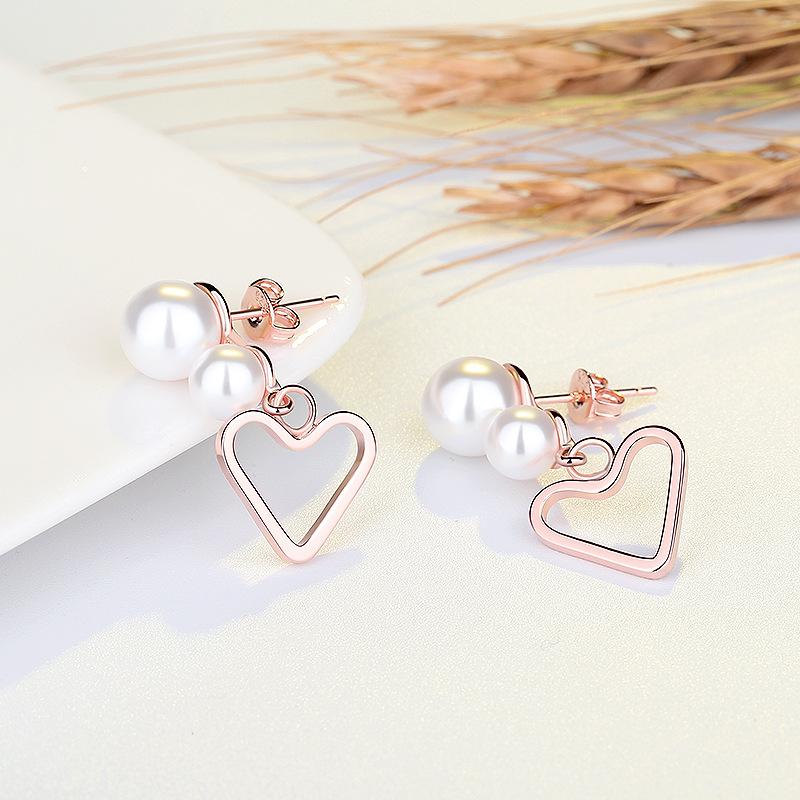 Earrings for Women with Niche Designs, Heart-shaped Pearl Earrings, Light Luxury Temperament and Trendy Earrings