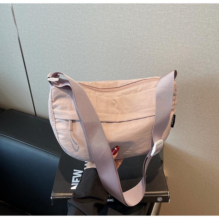 Nylon women's large-capacity new summer contrasting color shoulder messenger bag versatile casual commuter dumpling bag