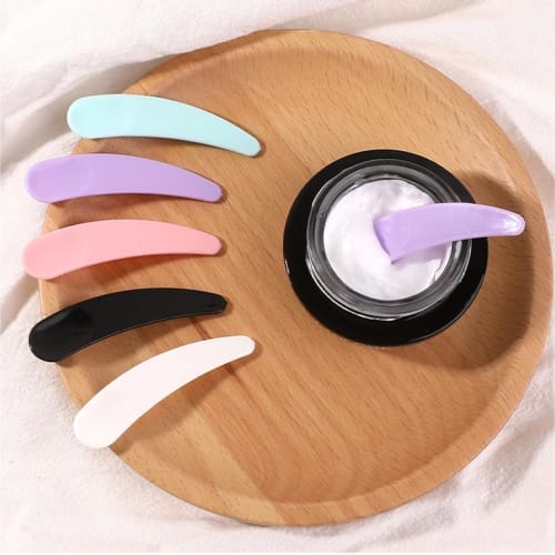 Wopanxye 200-Piece Set of Disposable Spatulas for Cosmetics, DIY Face Packs, Creams, and More. White Cosmetic Spoons, Skincare Tools, Portable Travel