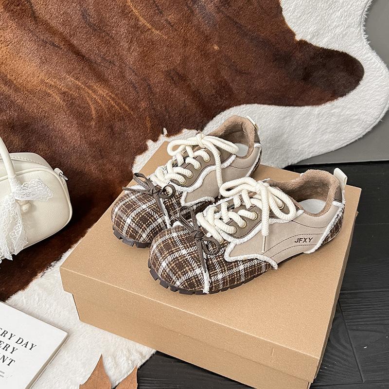 

Cowhide version retro lace-up fashion velvet women s 2 autumn and winter new color matching casual sports shoes 40 коричневый