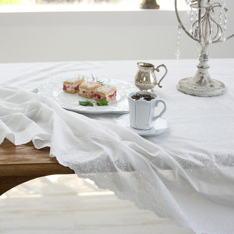 

Cotton embroidery 4-person tablecloth 130x130