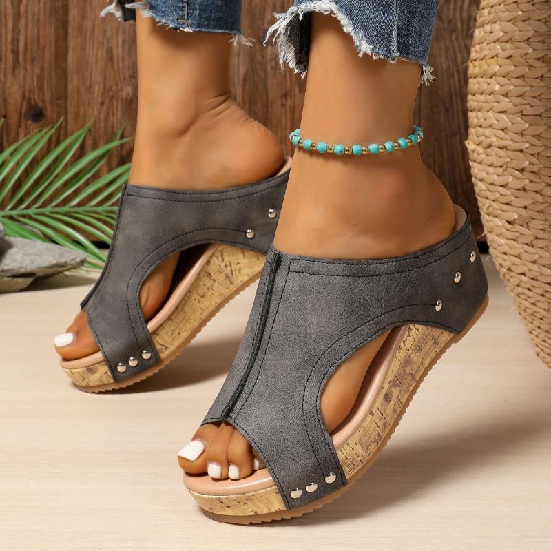 

Large size wedge slippers women s summer new muffin light rivet fish mouth slippers women 42 серый