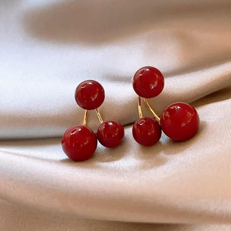 Ankola red pearl earrings, new French retro light luxury high-end stud earrings, simple temperament versatile ear jewelry
