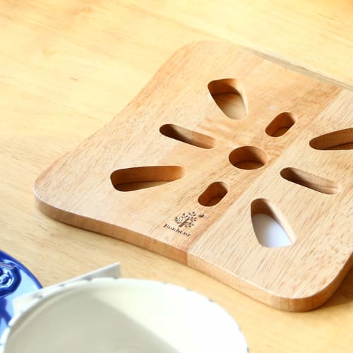 Fujiboeki Bonheur Trivet, Natural Square, 17cm X 17cm X 1cm, Made of Natural Wood, 22645