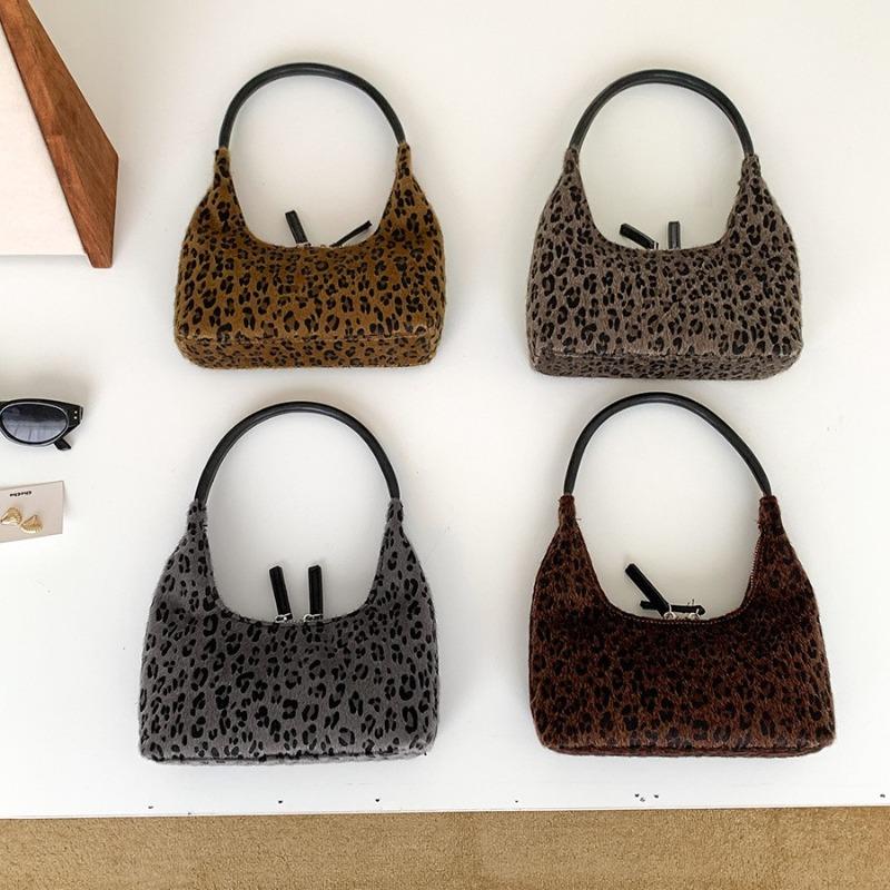 Personalized modern leopard print bags are now popular small handbags, high-end fashion plush handbags for women