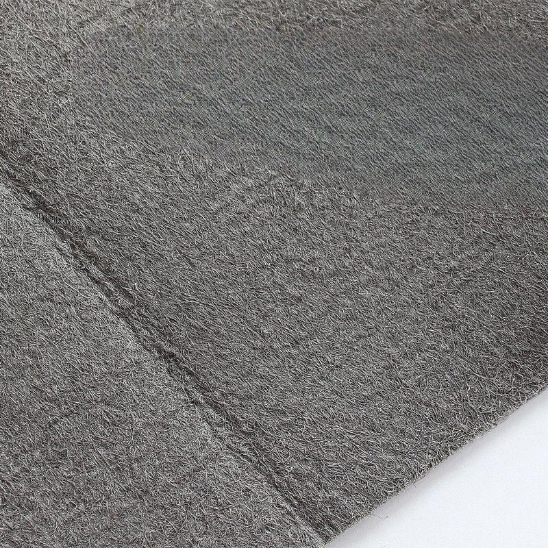 Magic Cloth for Cleaning Glass Leaves No Marks or Water Marks. Cleaning Mirrors with A Scouring Pad for Household Cleaning