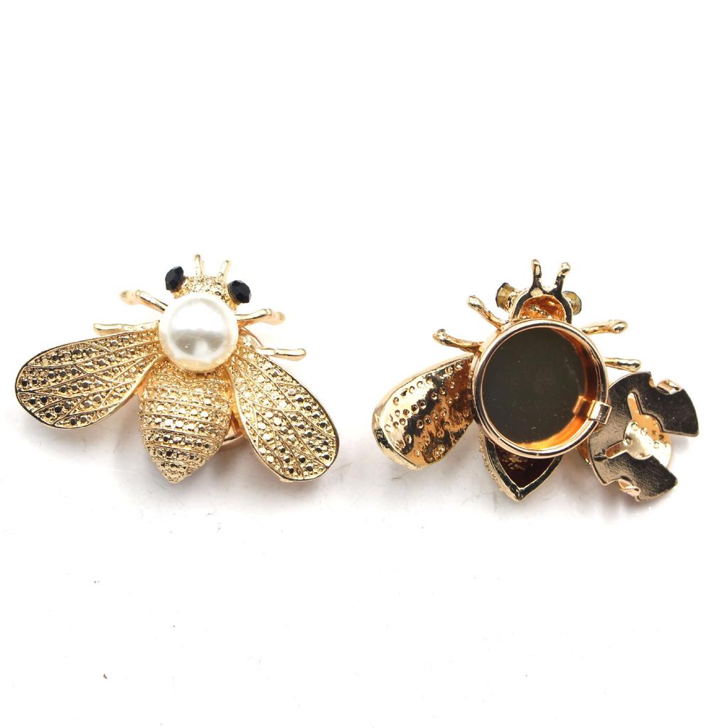 Handmade Bee Pearl Alloy Buckle Accessory for Shirts and Coats