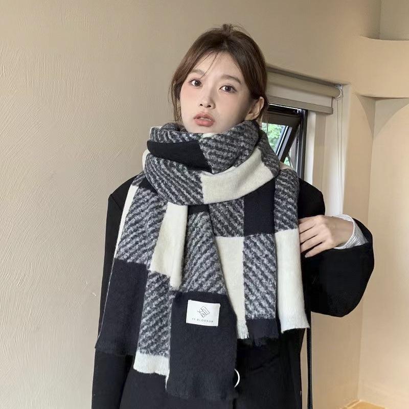

Женская зимняя шаль в корейском стиле, черно-белая клетка: Плотный и уютный