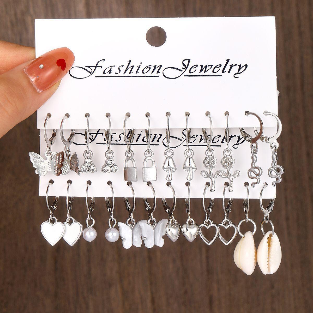 

Fashion Pearl Decor Twist Design Earrings Set For Women Vintage Geometric Snake Heart Butterfly Drop Earrings Daily Wear Jewelry