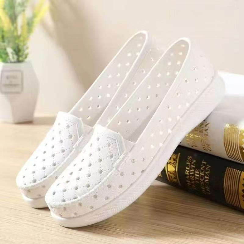 2026 Women's Summer Baotou Hollow Flat Sole Sandal Soft Sole Non Slip Shallow Slip-On Beach Sandal Lght Nurse Shoes Cave Shoes