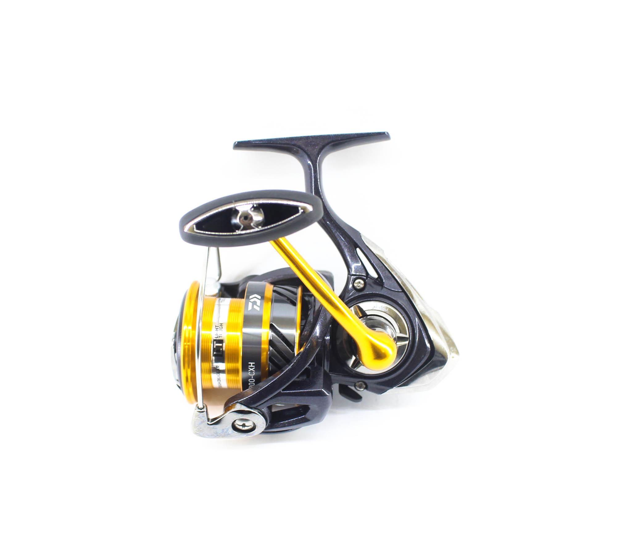 

Катушка Daiwa спиннинговая 19 оборотов LT 4000-CXH (3678)