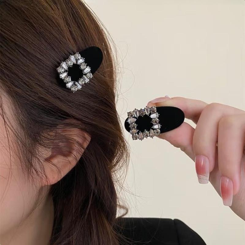 Small Rhinestone Alligator Hairclips Black Velet Duckbills for Girls and Women Shiny Hair Accessories Side Clips Simple Hairpin