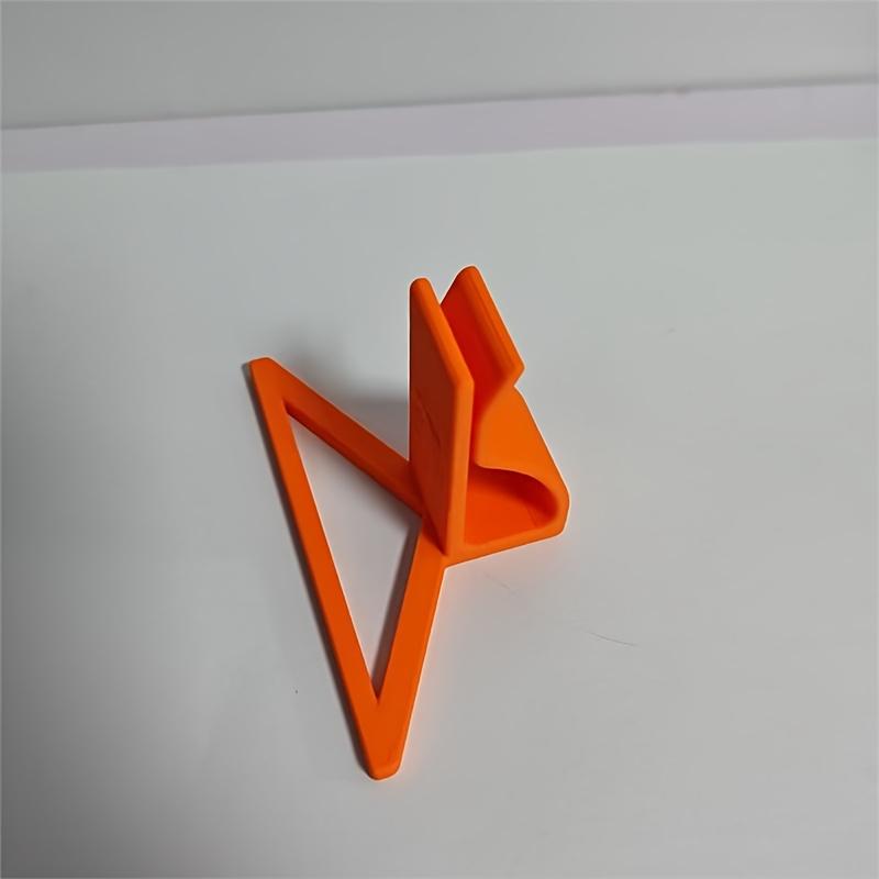 

Paint Can Brush Cleaner, Clip-On Paint Scraper,Anti-Drip Paint Holder,Compatible with Various Sizes of Paint Cans,Prevents Leaks оранжевый