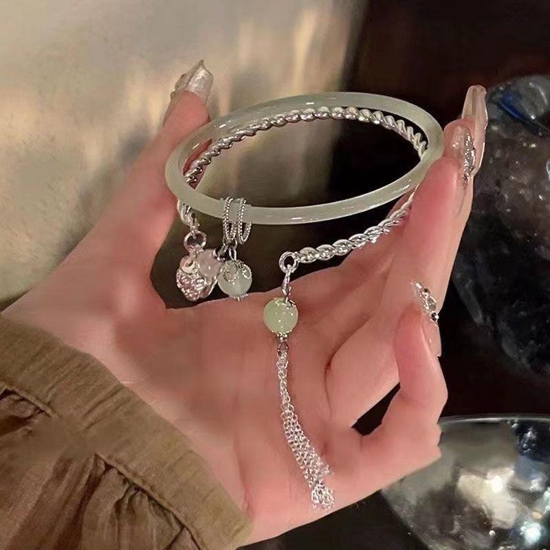 New Chinese Ancient Style Guochao Bell Korean Bracelet Women's Niche Weaving Exquisite Bracelet High-end Accessories Tassel