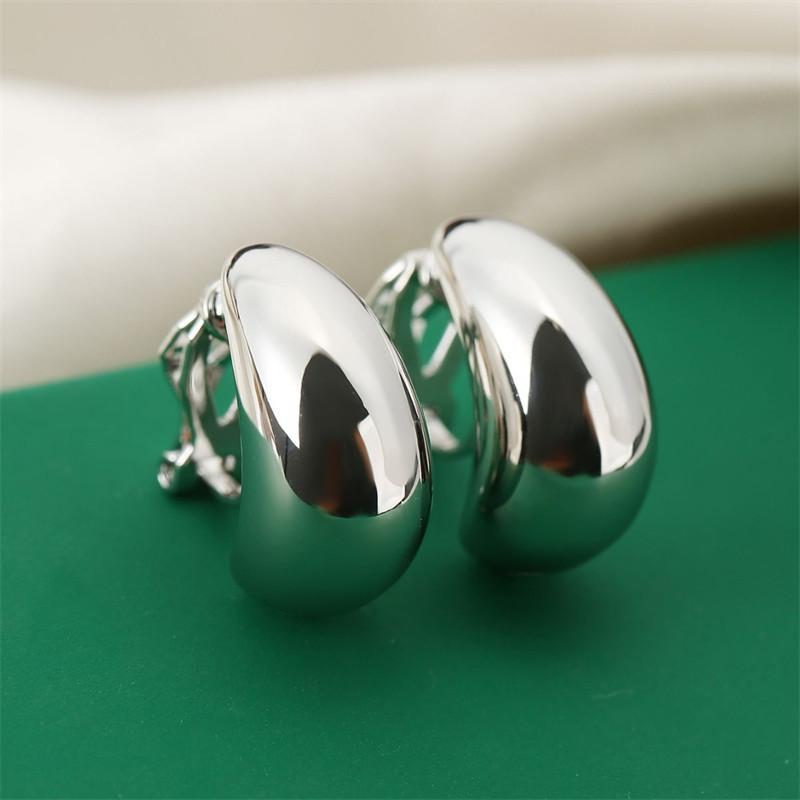 European American Fashion New Earring French Light Luxury Women Water Droplet Shaped Ear Clip High-end Feeling Simple Smooth