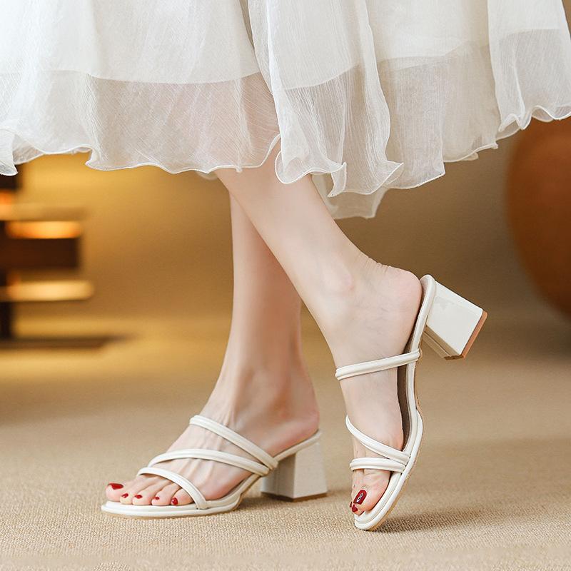 

Cool slippers thick heel sandals women wear simple word fashion high heel go out cool slippers 34 срібний