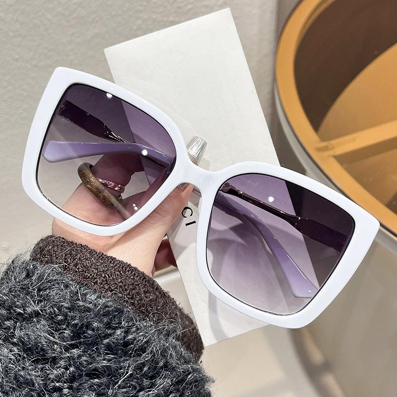 1 Stück Damenmode Sonnenbrille mit großem quadratischem Rahmen - Stilvolle lila Verlaufsgläser mit Schildpattmuster