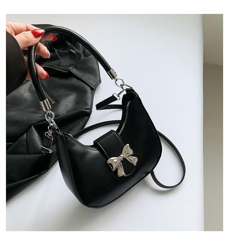 Pu Leather Saddle Bag With Stitching And Zipper Closure For Daily Use