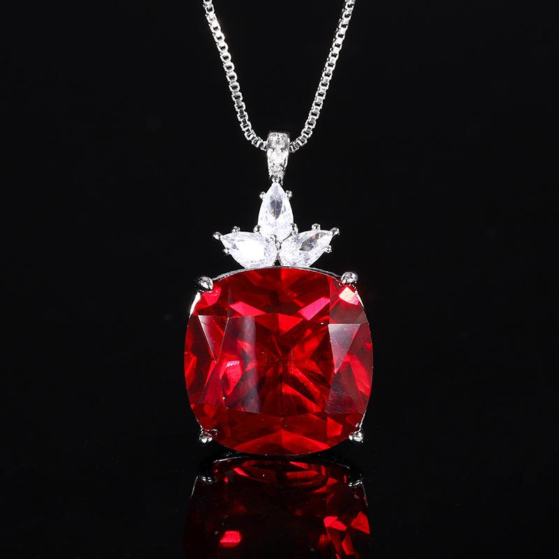 Jewelry Simulation Colored Treasure Corundum Simple Exquisite Pendant Necklace Main Stone 16 * 16