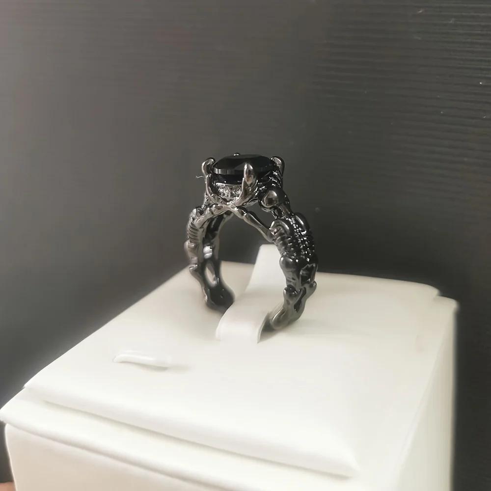 

Кольцо-обещание в готическом стиле, инкрустированное водянистым цирконием, кольцо на свадьбу с ужасным скелетом, подходит для мужчин и женщин 5