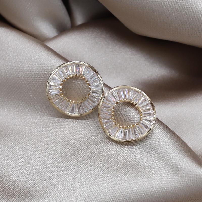 Korea  Fashion Jewelry Luxury Zircon Delicate Round Earrings Micro Inlay High Quality CZ Earrings Ladies Simple Stud Earrings