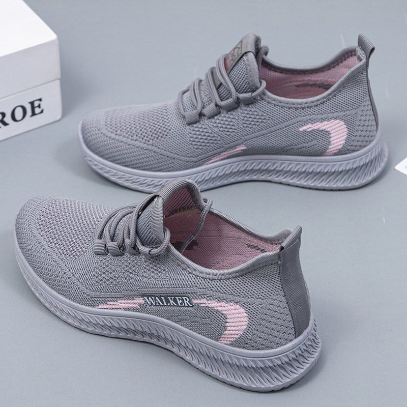 Old Beijing cloth shoes female mother shoes new fashion versatile sports shoes flying woven breathable soft sole not tired feet casual shoes