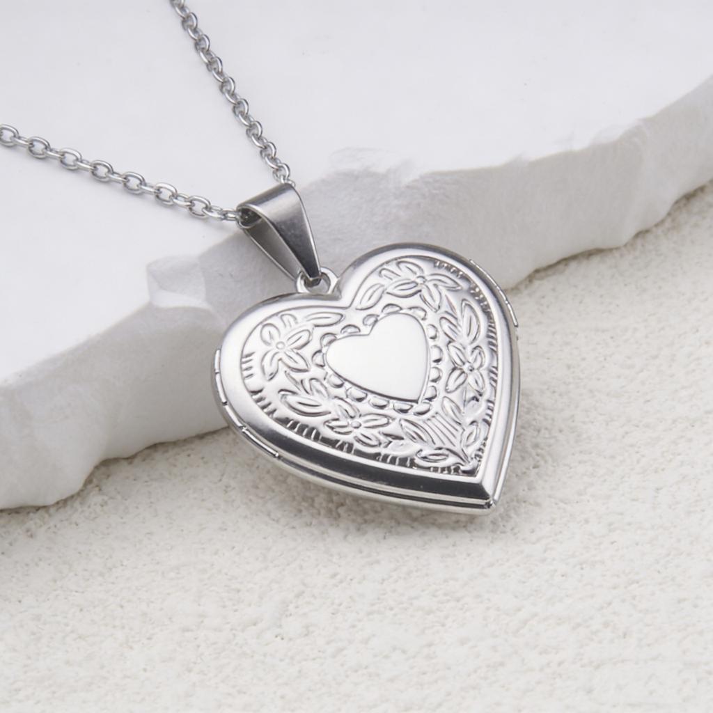 Women's Openable Round Heart-Shaped Pattern Photo Frame Photo Box Pendant Necklace
