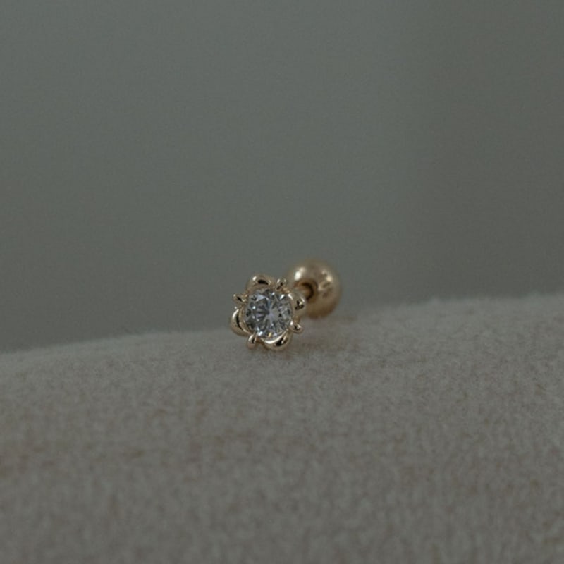 Youngglow 14k Frame Lab Diamond Piercing