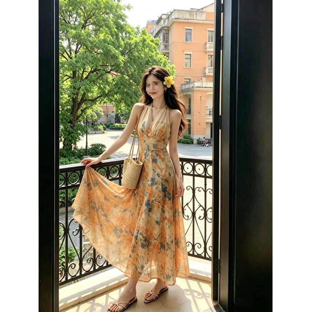 French oil painting print halter neck dress women's first love long dress gentle and beautiful beach dress..